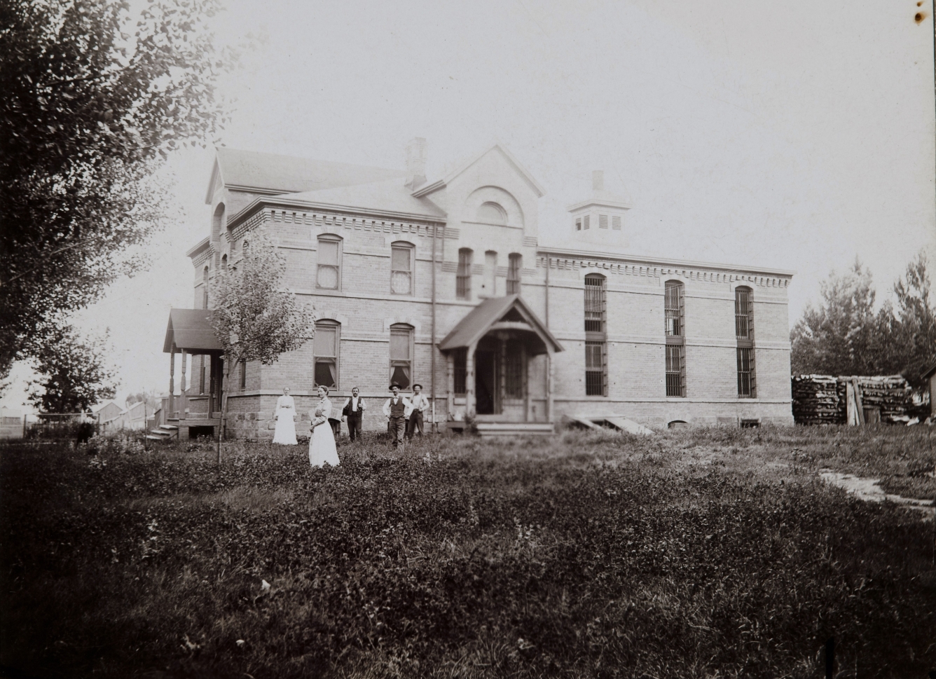 1887